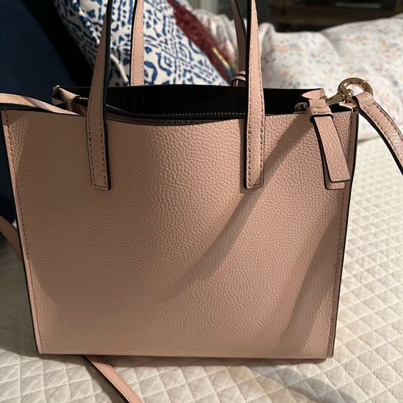 MARC JACOBS MINI GRIND TOTE with Gold Hardware. Great Gift! - Picture 2 of 6